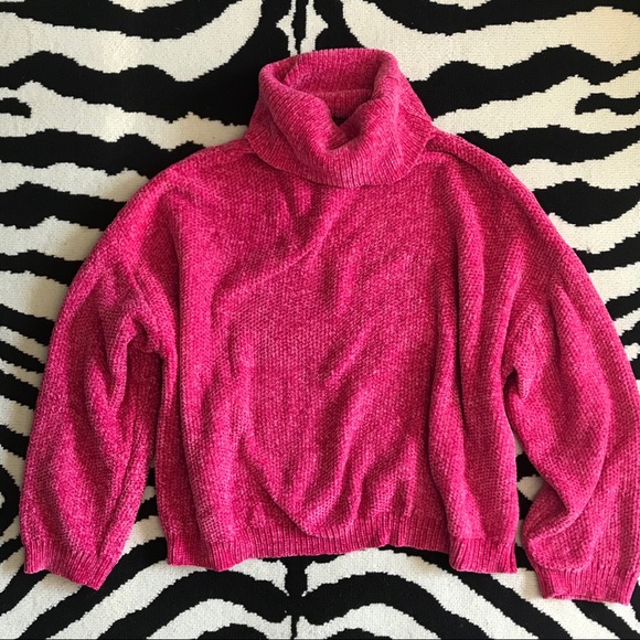Oversized Chenille Turtleneck Cropped Sweater Pink Size Medium - Picture 2 of 6